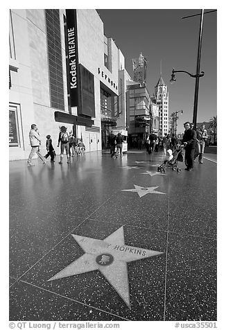 Star bearing the name of Antony Hopkins on the walk of fame. Hollywood, Los Angeles, California, USA (black and white)