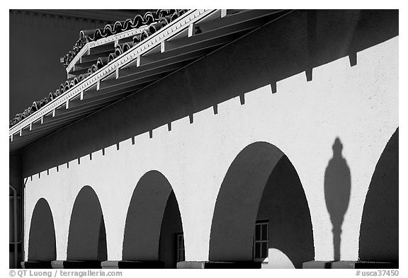 Arches, Burlingame train station. Burlingame,  California, USA (black and white)