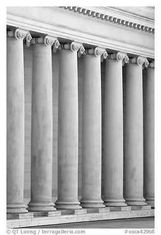Columns in the forecourt, Legion of Honor, early morning. San Francisco, California, USA