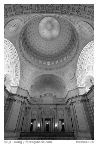 Rotunda and Dome, City Hall. San Francisco, California, USA (black and white)