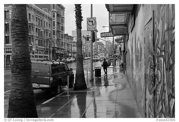 Rainy street. San Francisco, California, USA (black and white)