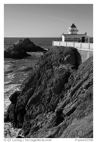 Camera Obscura, Cliff House. San Francisco, California, USA (black and white)