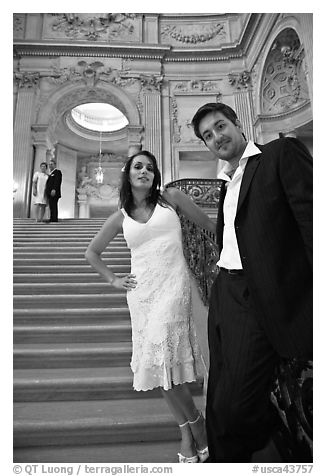 Couple waiting to be married, City Hall. San Francisco, California, USA (black and white)