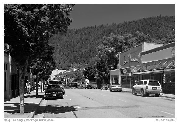 Main street, Dunsmuir. California, USA (black and white)