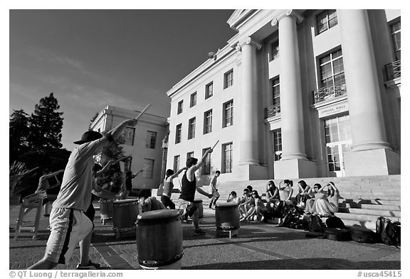 Students practising drums. Berkeley, California, USA (black and white)