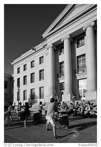 Drummers in front of Sproul Hall. Berkeley, California, USA (black and white)