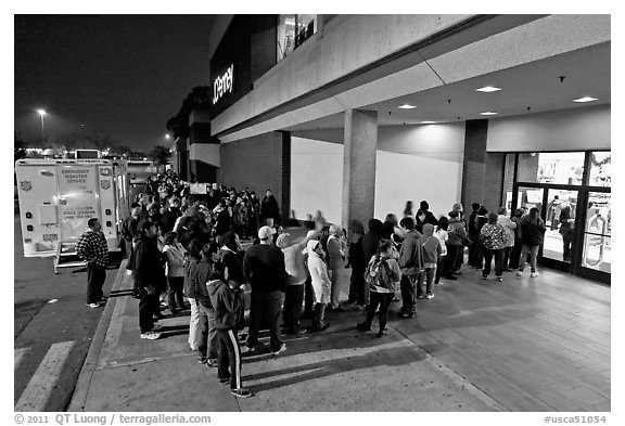 Line outside store on Black Friday. San Jose, California, USA