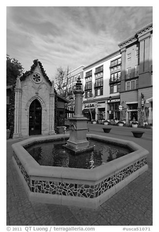 Fountain. Santana Row, San Jose, California, USA (black and white)