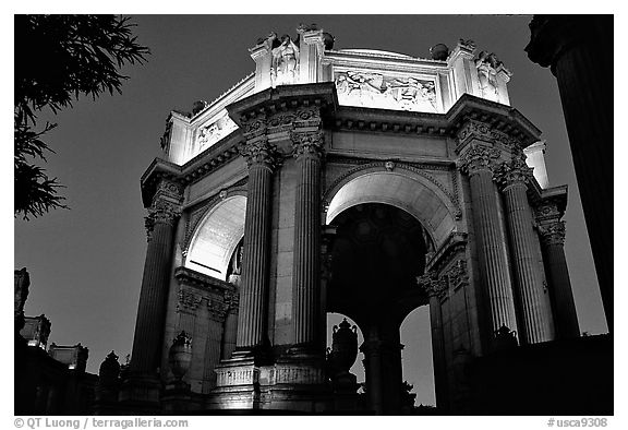 Rotunda of the Palace of Fine arts, night. San Francisco, California, USA (black and white)