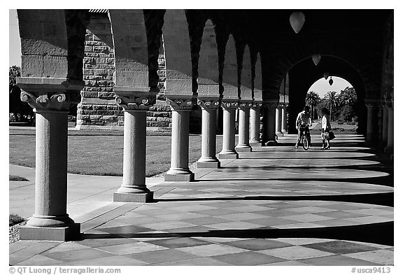 Mauresque style gallery, Main Quad. Stanford University, California, USA (black and white)