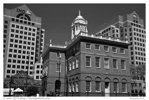 Old State House and downtown high-rise buildings. Hartford, Connecticut, USA