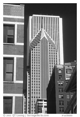 Buildings in downtown. Chicago, Illinois, USA (black and white)
