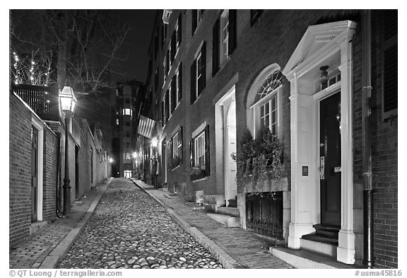 Cobblestone narrow street by night, Beacon Hill. Boston, Massachussets, USA (black and white)
