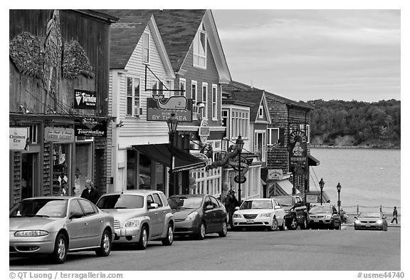 Street, Frenchman Bay and Bar Island. Bar Harbor, Maine, USA (black and white)