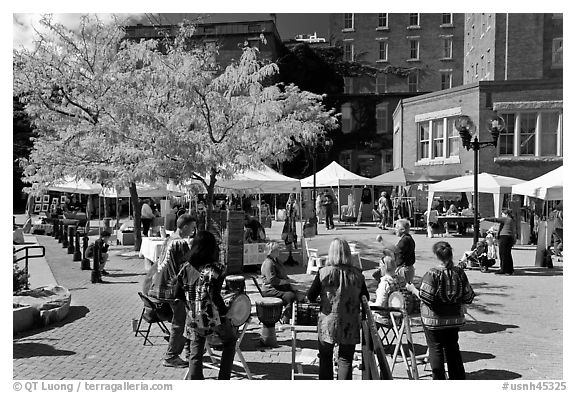 Saturday market in autumn. Concord, New Hampshire, USA (black and white)