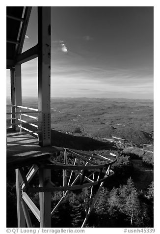 View of White Mountains from Cannon Mountain, White Mountain National Forest. New Hampshire, USA (black and white)