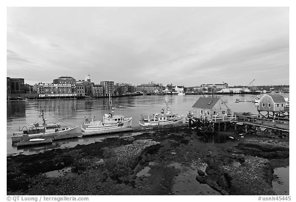 River and Portsmouth skyline. Portsmouth, New Hampshire, USA (black and white)