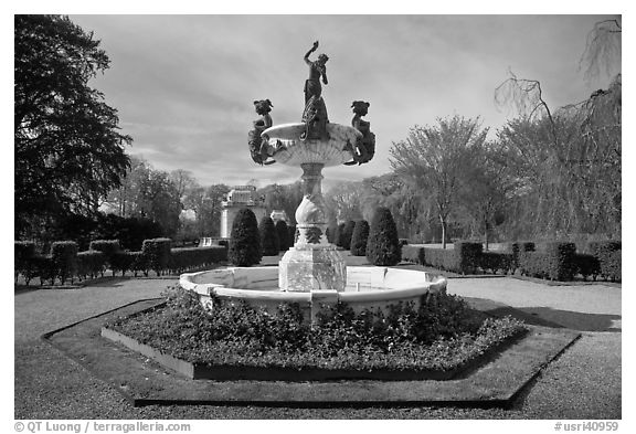 Fountain, The Elms. Newport, Rhode Island, USA (black and white)