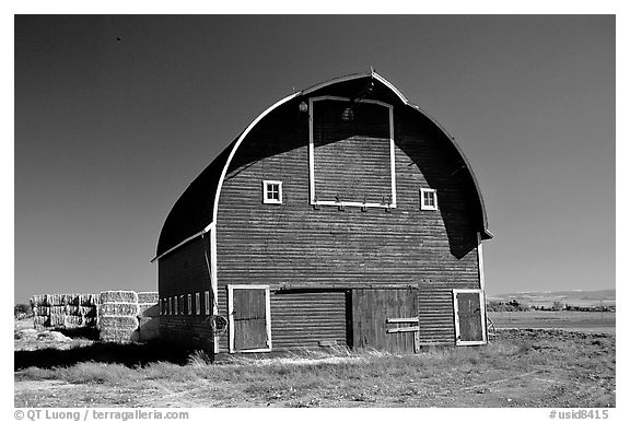 Red Barn. Idaho, USA (black and white)