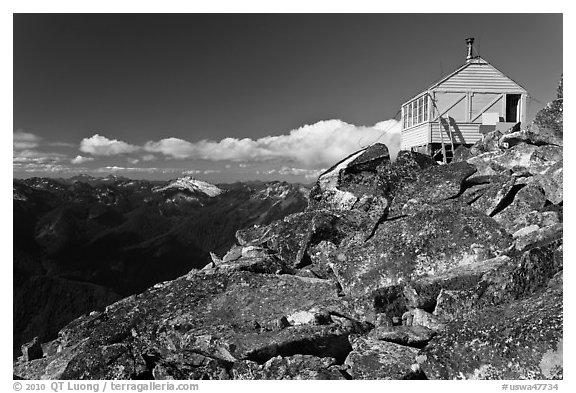 Mountaintop lookout, Hidden Lake Peak. Washington (black and white)