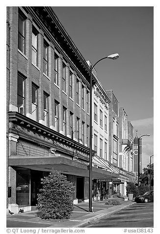 Sidewalk and historic downtown buildings. Selma, Alabama, USA (black and white)