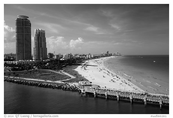 Maimi Beach pier and beach. Florida, USA (black and white)