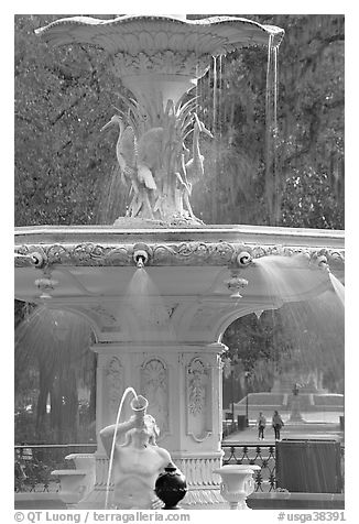 Forsyth Park Fountain. Savannah, Georgia, USA (black and white)