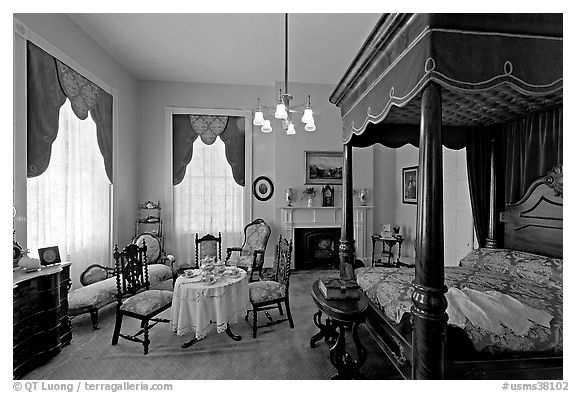 Bedroom inside Rosalie. Natchez, Mississippi, USA (black and white)