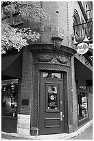Corner entrance in brick building, Hard Rock Cafe. Nashville, Tennessee, USA (black and white)
