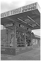 Drive-through beer and wine store. Arizona, USA (black and white)