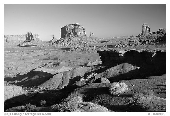 Ford Point, late afternoon. Monument Valley Tribal Park, Navajo Nation, Arizona and Utah, USA (black and white)