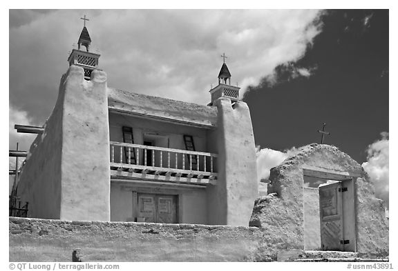 Church of Santo Tomas Del Rio de Las Trampas. New Mexico, USA (black and white)