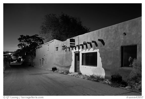 Street in Bario de Analco by night. Santa Fe, New Mexico, USA