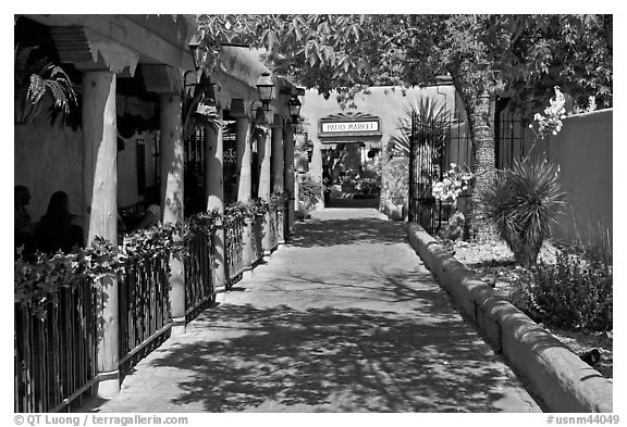 Alley, old town. Albuquerque, New Mexico, USA (black and white)