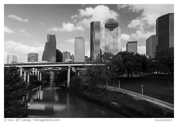 Buffalo Bayou and skyline. Houston, Texas, USA (black and white)
