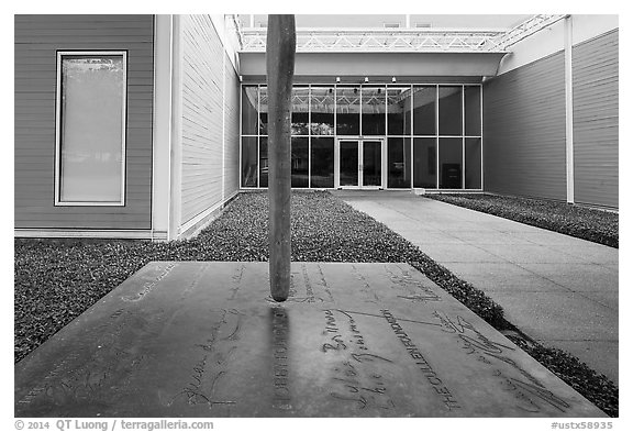 Menil Collection, Museum District. Houston, Texas, USA (black and white)
