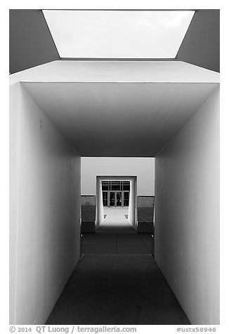 Corridor, Centennial Pavilion, Rice University. Houston, Texas, USA (black and white)