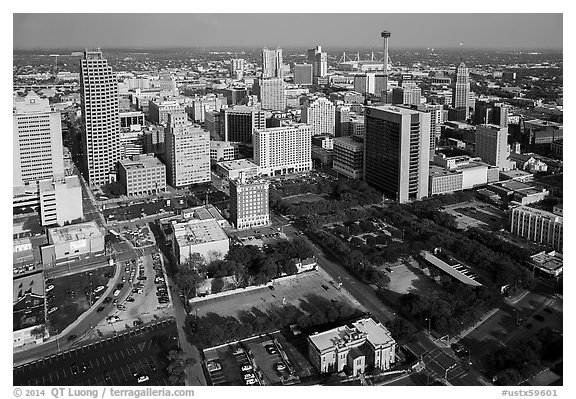 Aerial view of downtown. San Antonio, Texas, USA (black and white)