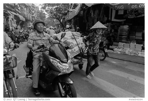 Street scene, old quarter. Hanoi, Vietnam (black and white)