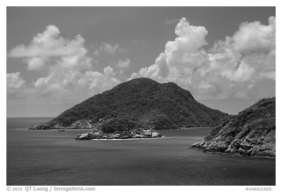 Trac Lon Islets. Con Dao Islands, Vietnam (black and white)