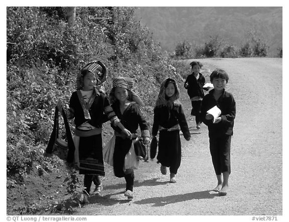 Hmong kids returning from school, near Lai Chau. Northwest Vietnam (black and white)