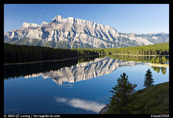Mt Rundle and Two Jack Lake, early morning. Banff National Park, Canadian Rockies, Alberta, Canada