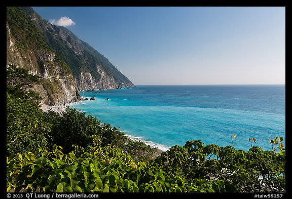 Sea cliffs and turquoise waters. Taroko National Park, Taiwan (color)