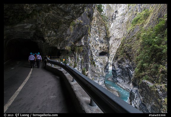Road at Swallow Grotto, Taroko Gorge. Taroko National Park, Taiwan