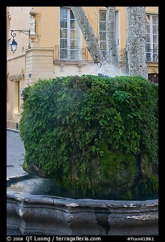 Fountain, Cours Mirabeau. Aix-en-Provence, France (color)