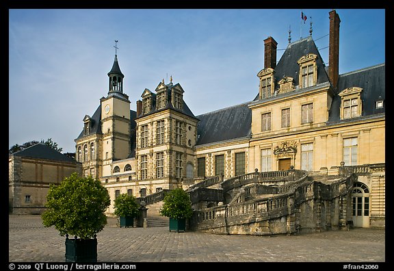 Horseshoe-shaped staircase, main courtyard, Fontainebleau Palace. France (color)