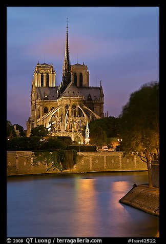 Banks of the Seine River and Notre Dame at twilight. Paris, France