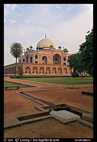 Watercourses and main memorial monument, Humayun's tomb. New Delhi, India (color)