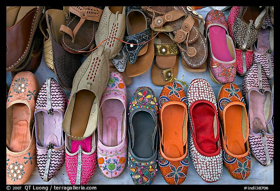 Embroidered mojris (traditional Jodhpur shoes) for sale. Jodhpur, Rajasthan, India