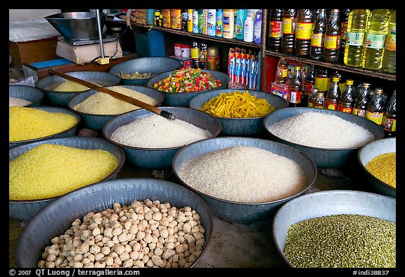 Grains and other groceries, Sardar market. Jodhpur, Rajasthan, India